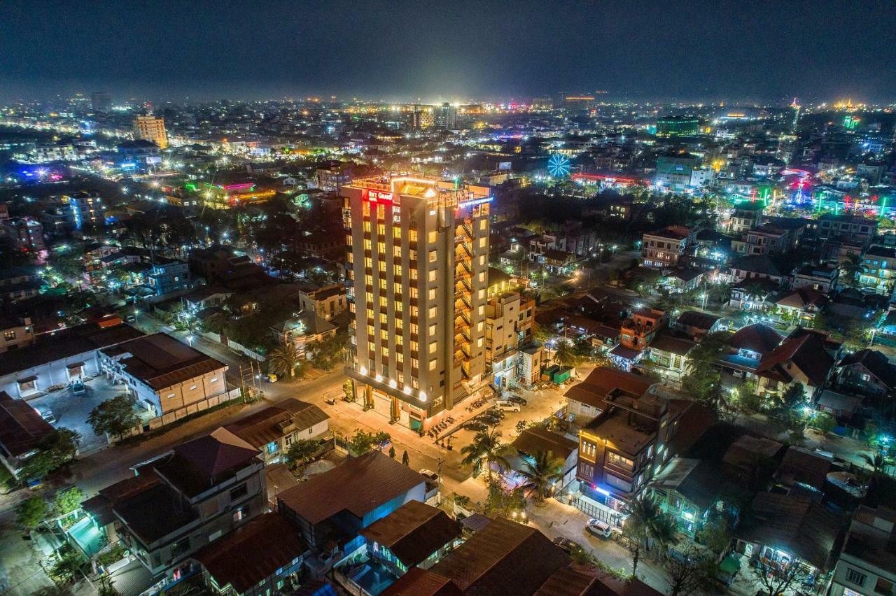 Ritz Grand Hotel Мандалай Экстерьер фото