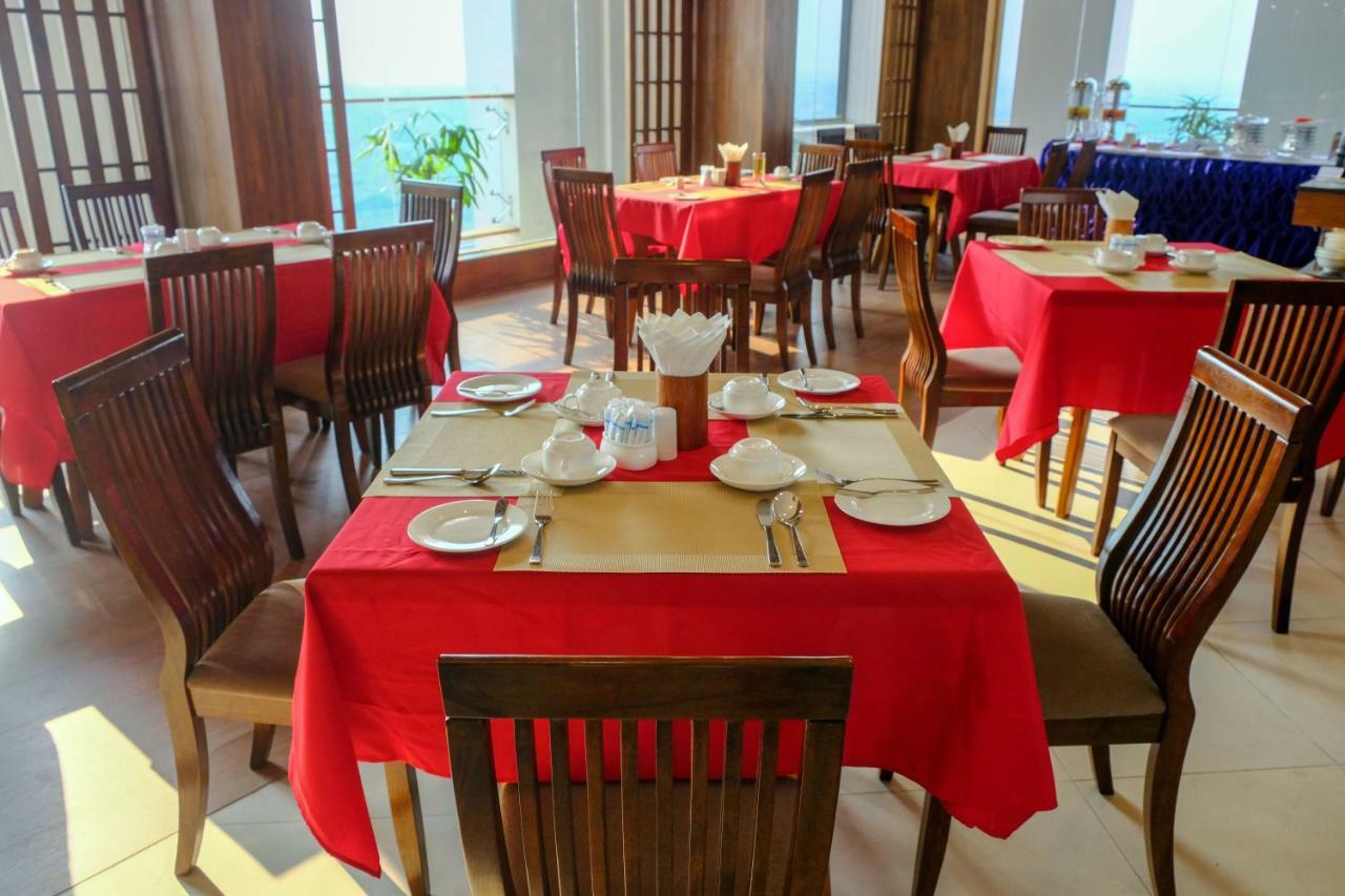 Ritz Grand Hotel Мандалай Экстерьер фото