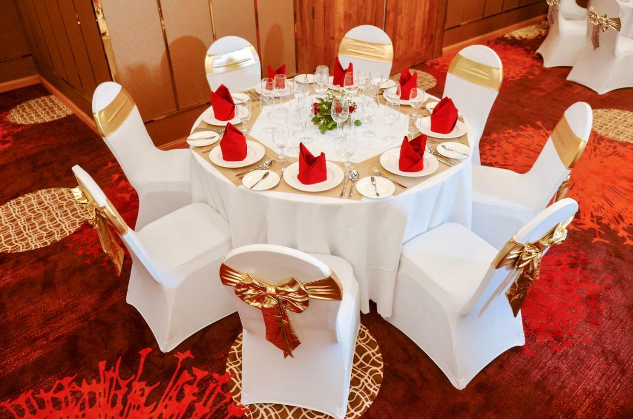 Ritz Grand Hotel Мандалай Экстерьер фото